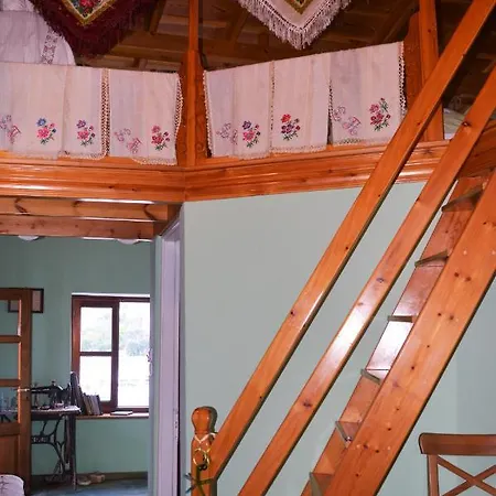 Traditional Karpathian With Panoramic View Apérion
